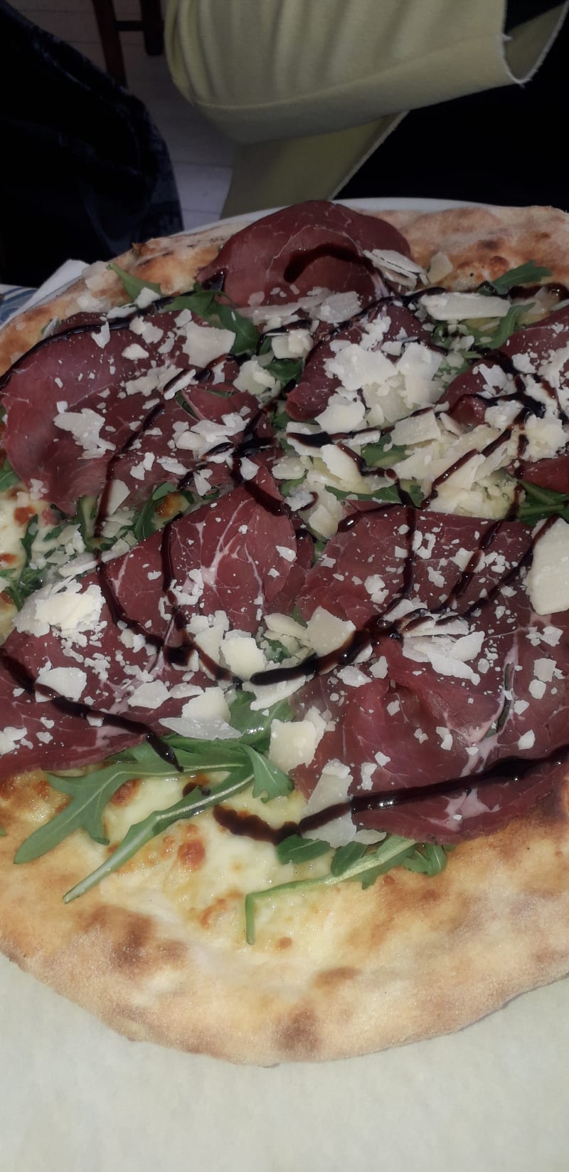 Pizza bresaola rucola parmigiano e aceto balsamico  - La Magia del Lago