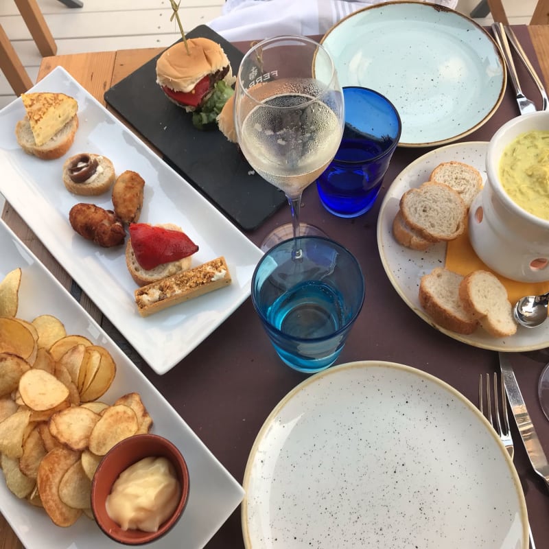 Tapas, mini burger e patate - Enoteca Giulia, Forte Dei Marmi