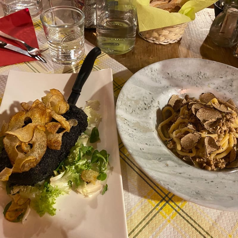 Steak in ash and pasta with truffles  - Trattoria Diladdarno, Florence