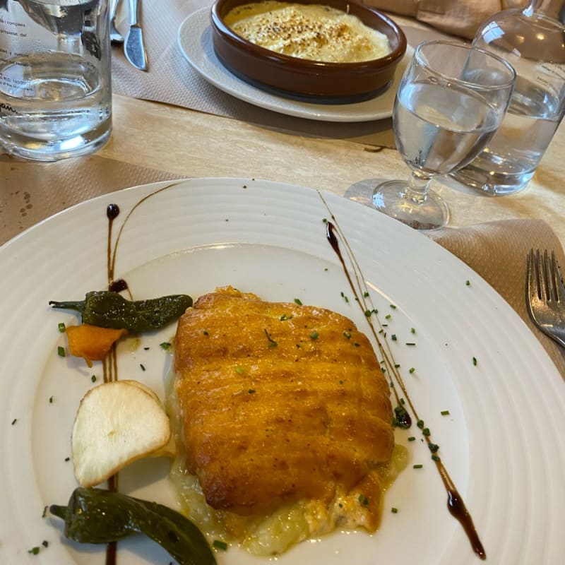 El bacalao super fino, buenísimo! Y los canelones como los de casa. - Fonda Montserrat, Tarragona