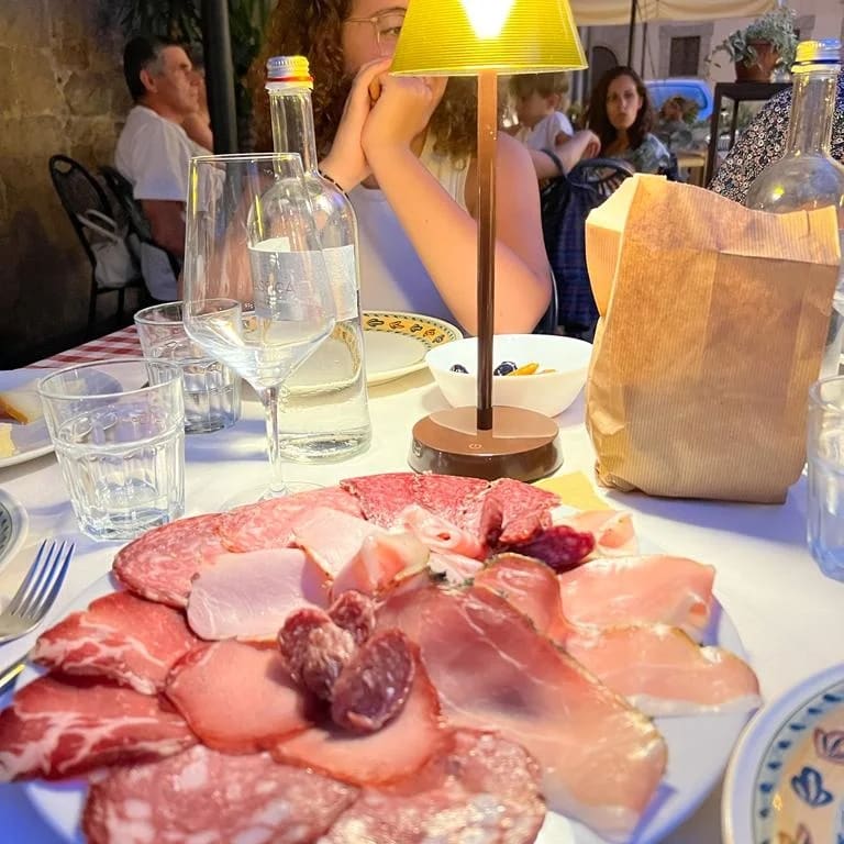 Antipasto di salumi e formaggi - La Bottega di Elena (Bolgheri) , Bolgheri