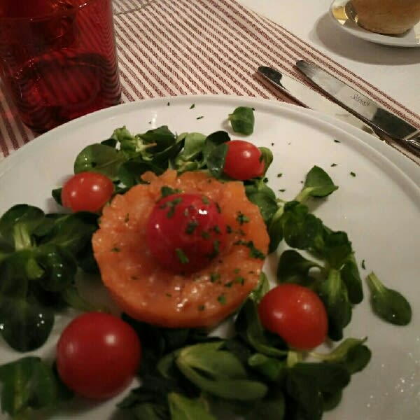 tartare di salmone - Osteria della Locanda Dell'Annunciata