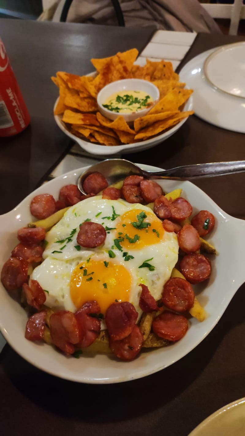 Tapas N Friends - Chiado, Lisbon