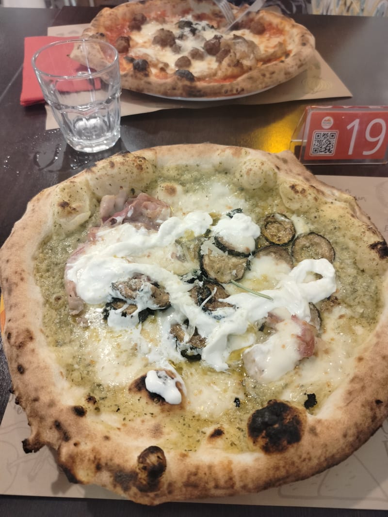 Pizzaioli Veraci - Fuorigrotta, Naples