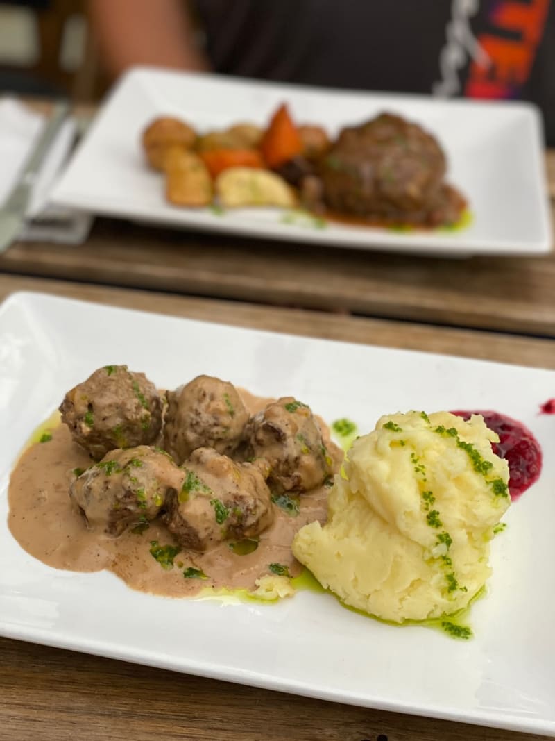 MOM'S KITCHEN NYBROGATAN, Stockholm - Ostermalm - Menu, Prices, Restaurant  Reviews & Reservations - Tripadvisor