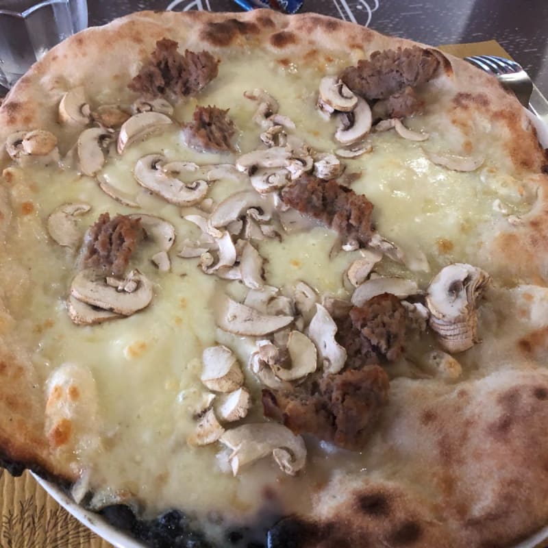 Mozzarella, funghi e salsiccia - Ristomix, Latina