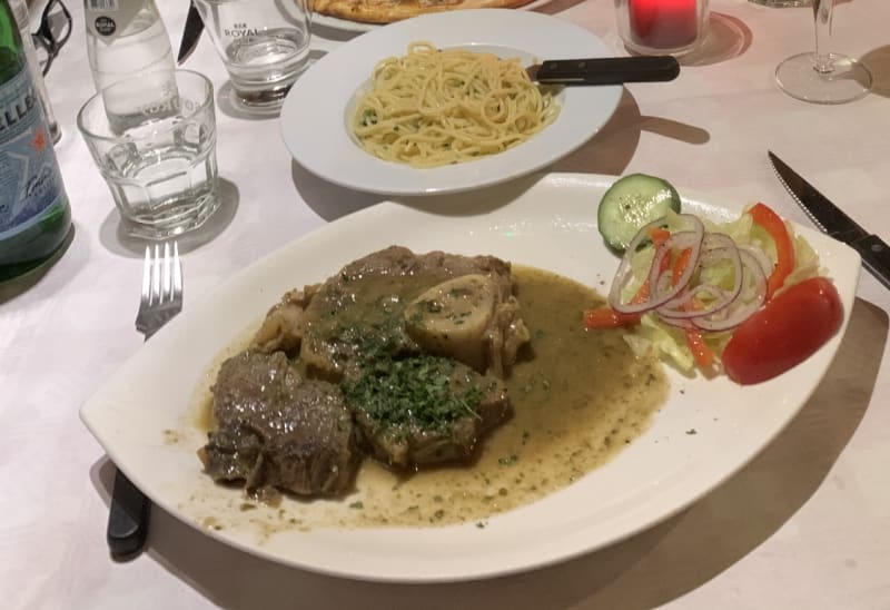 Ossobuco met knofllo-wijnsaus  - Ristorante Sicilia, Geldrop