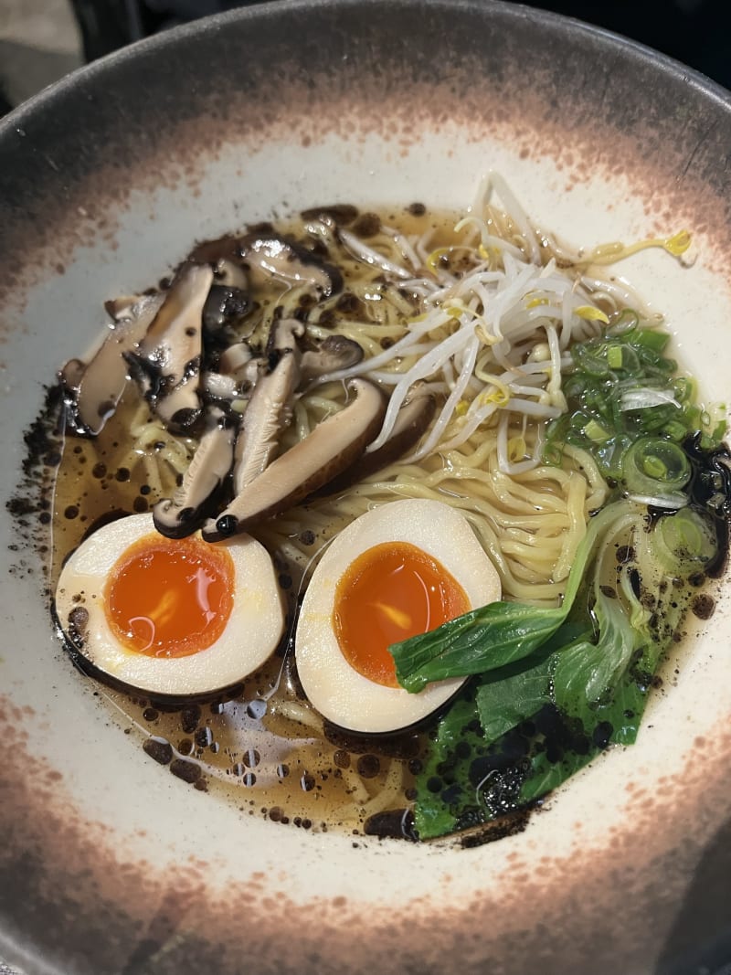 Broadside Ramen, Genoa