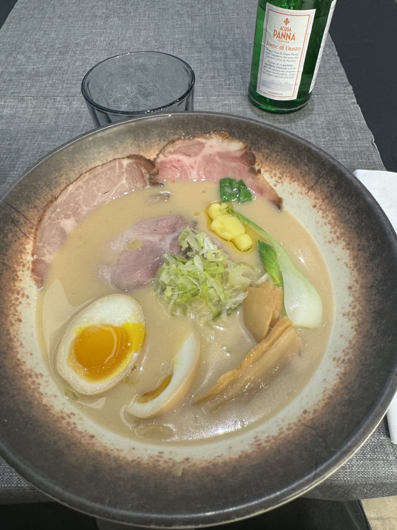 Broadside Ramen, Genoa