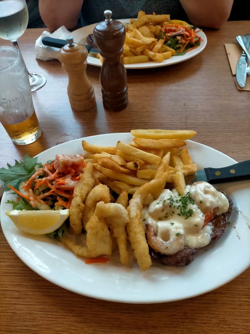 Coomera Tavern, Upper Coomera, QLD