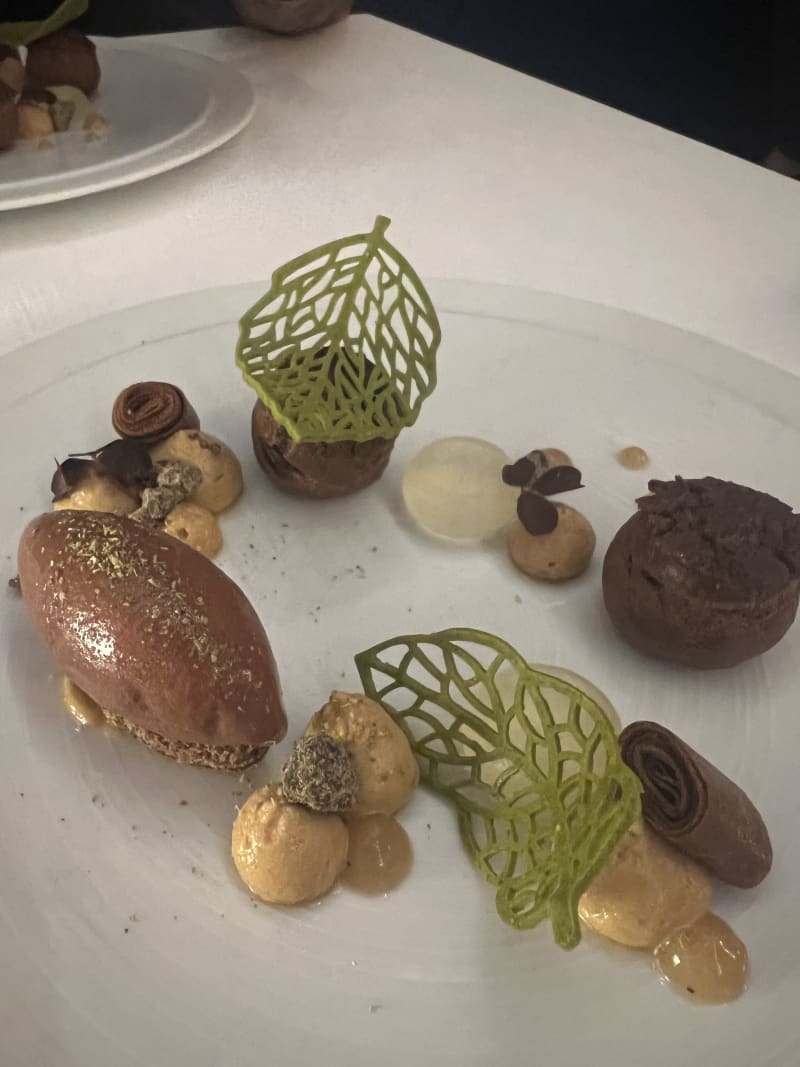 Restaurant ERH in Paris Restaurant Reviews, Menu and Prices TheFork