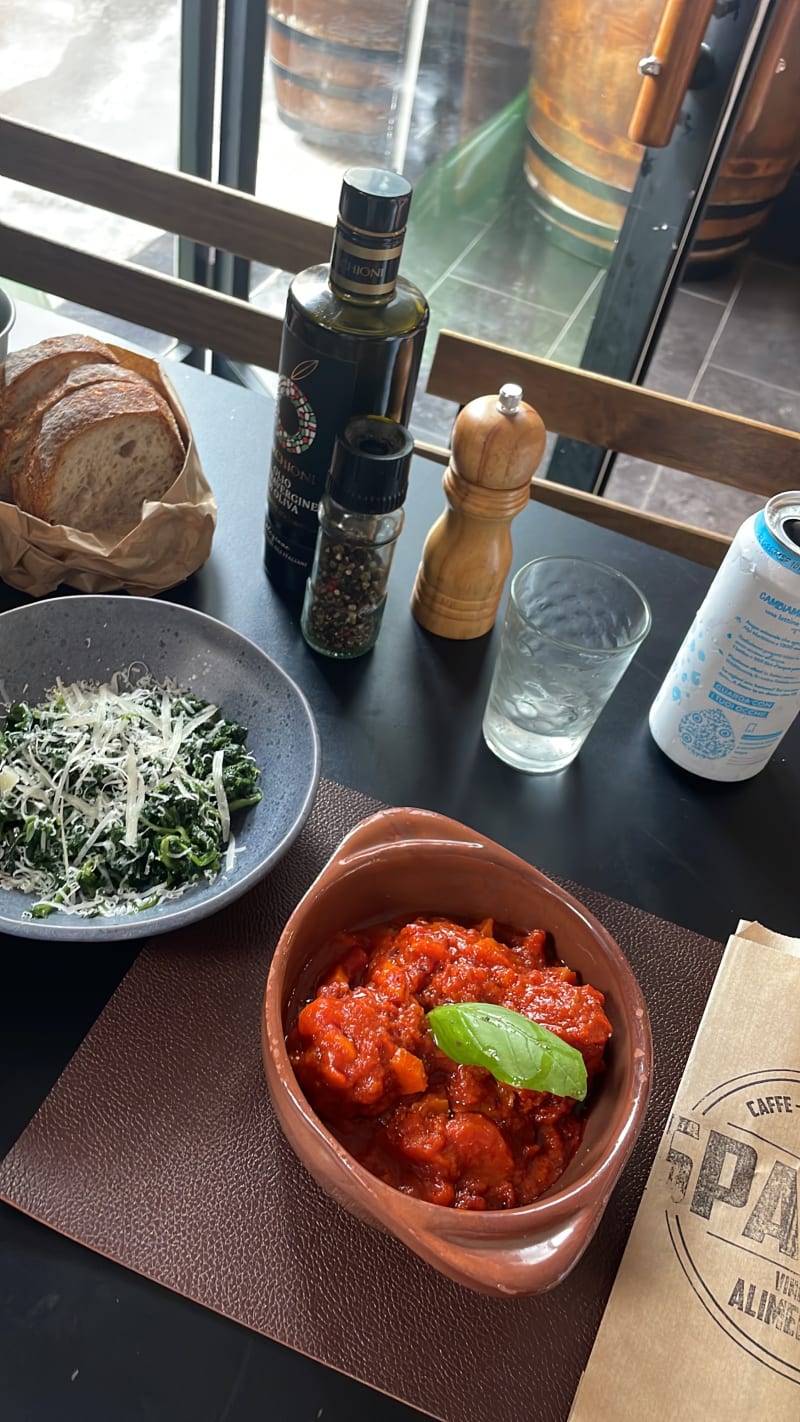 Spaccio Vineria Alimentari, Ostia