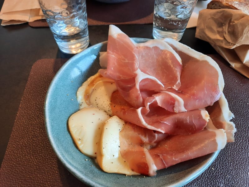 Spaccio Vineria Alimentari, Ostia