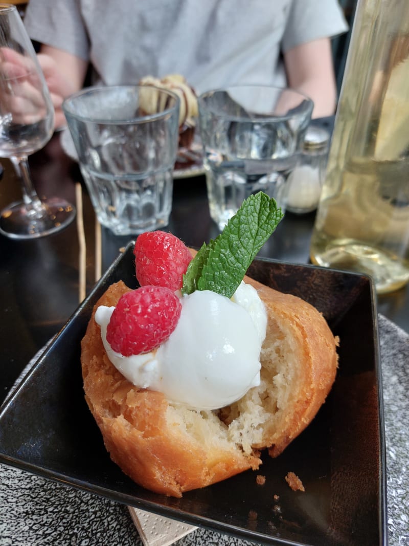 Un baba au rhum topissime ! - Le Panier, Boulogne-Billancourt