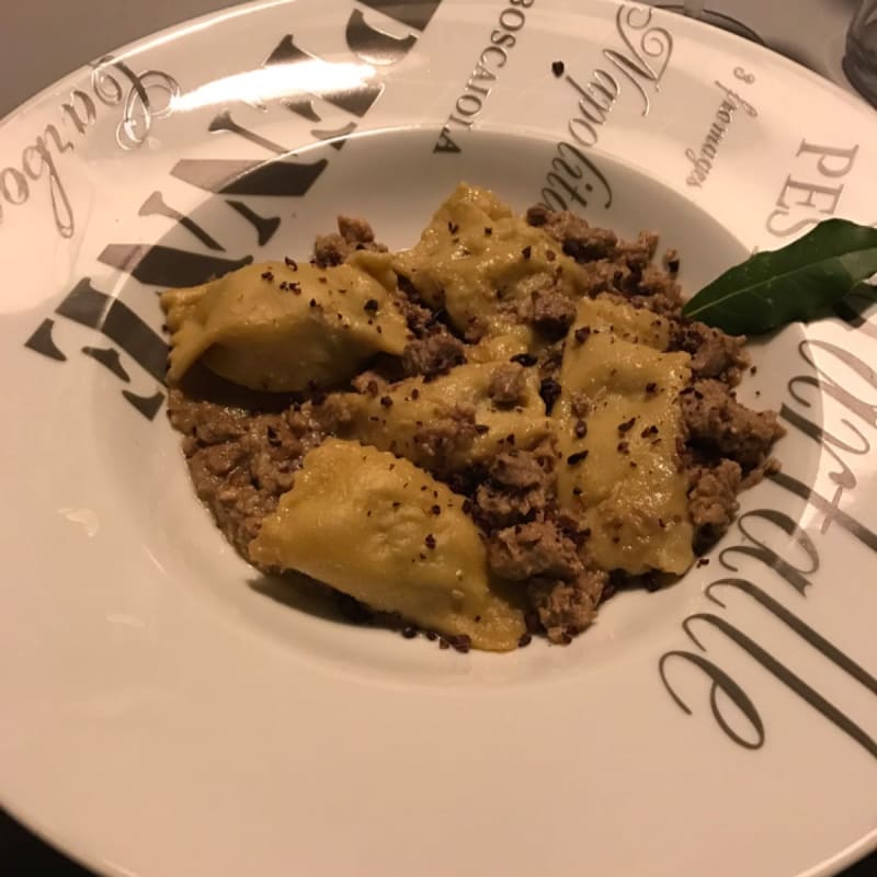 Ravioli ai carciofi con ragù di anatra - 53040 Ristorante