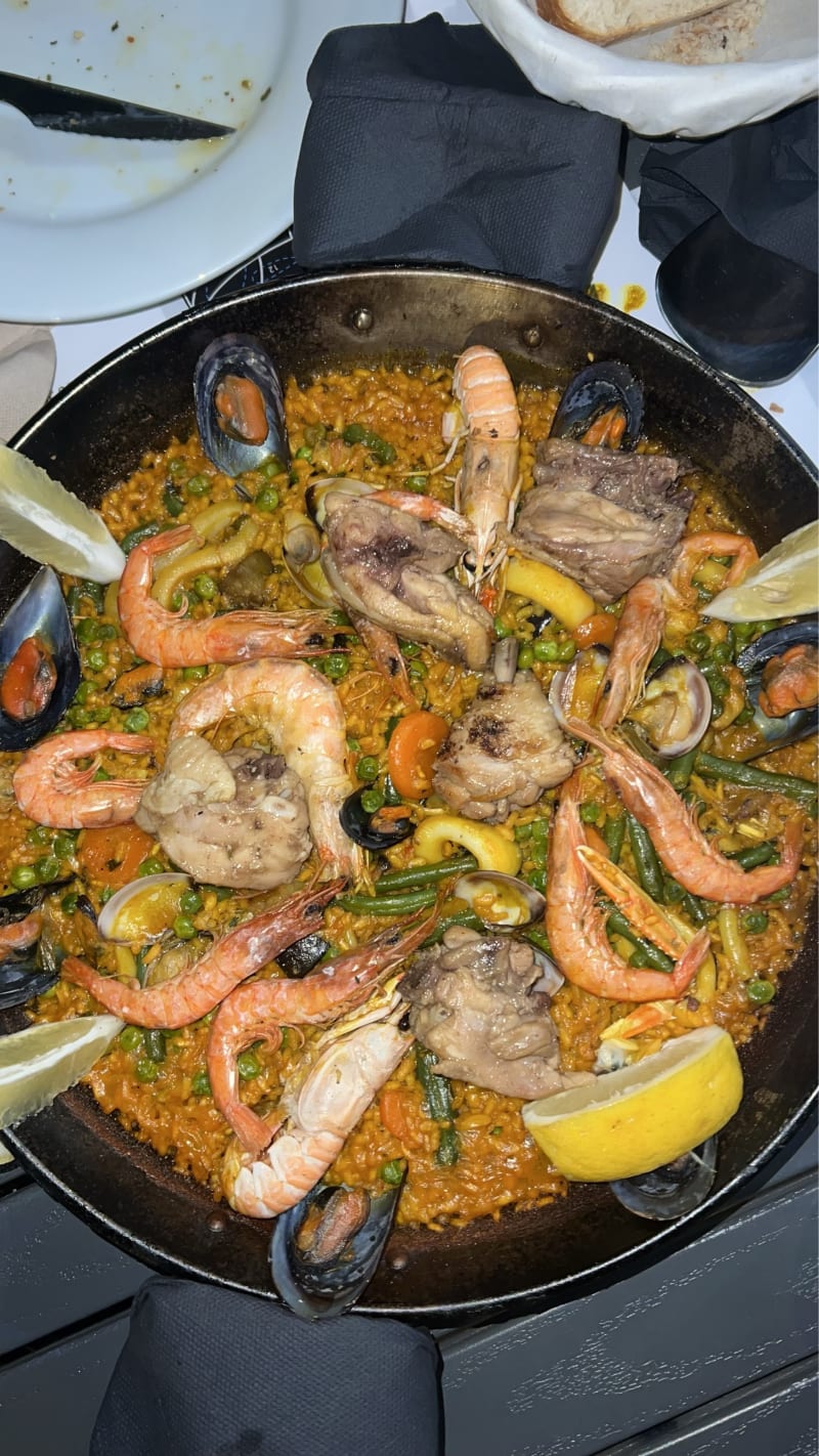 Abuela Herminia Parrilla y Paellas, Madrid