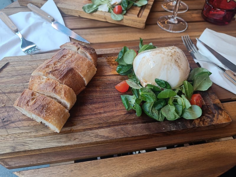 Burrata à la truffe - LA CAVE DU CANAL, Paris