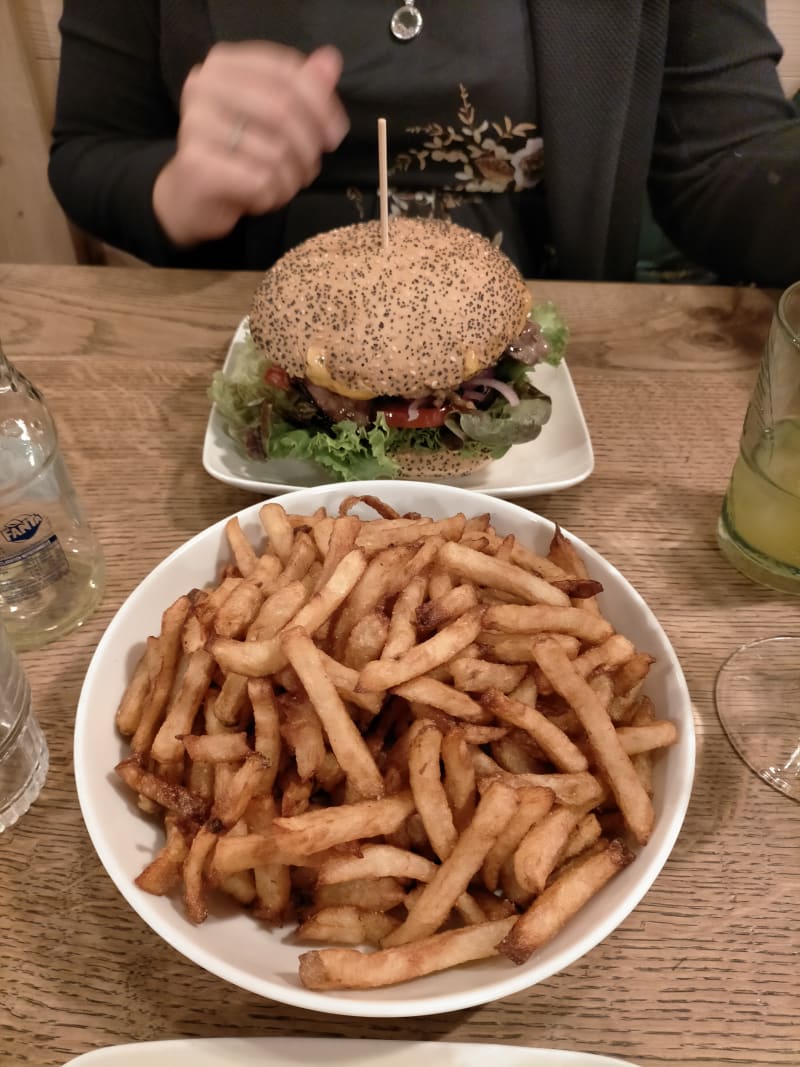 Burger Beef Bacon Avocado - Little Boxes, Chamonix-Mont-Blanc