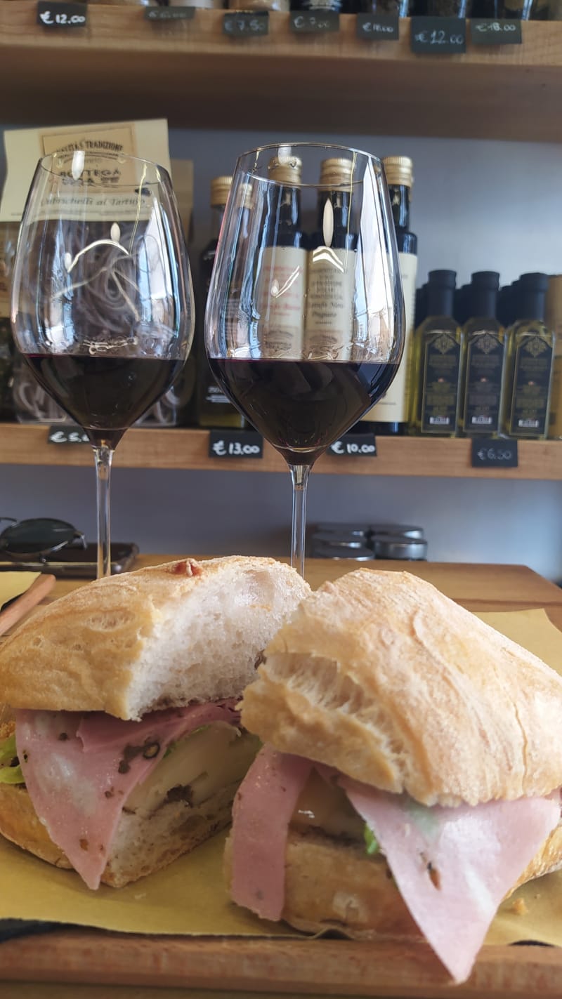 Panino Tartufiamo Con Un Calice Di Montefalco - Bottega Vera, Orvieto