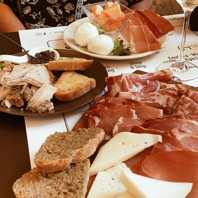 Tagliere misto, bufalotta, porchetta con tartufo - Bottega Vera, Orvieto