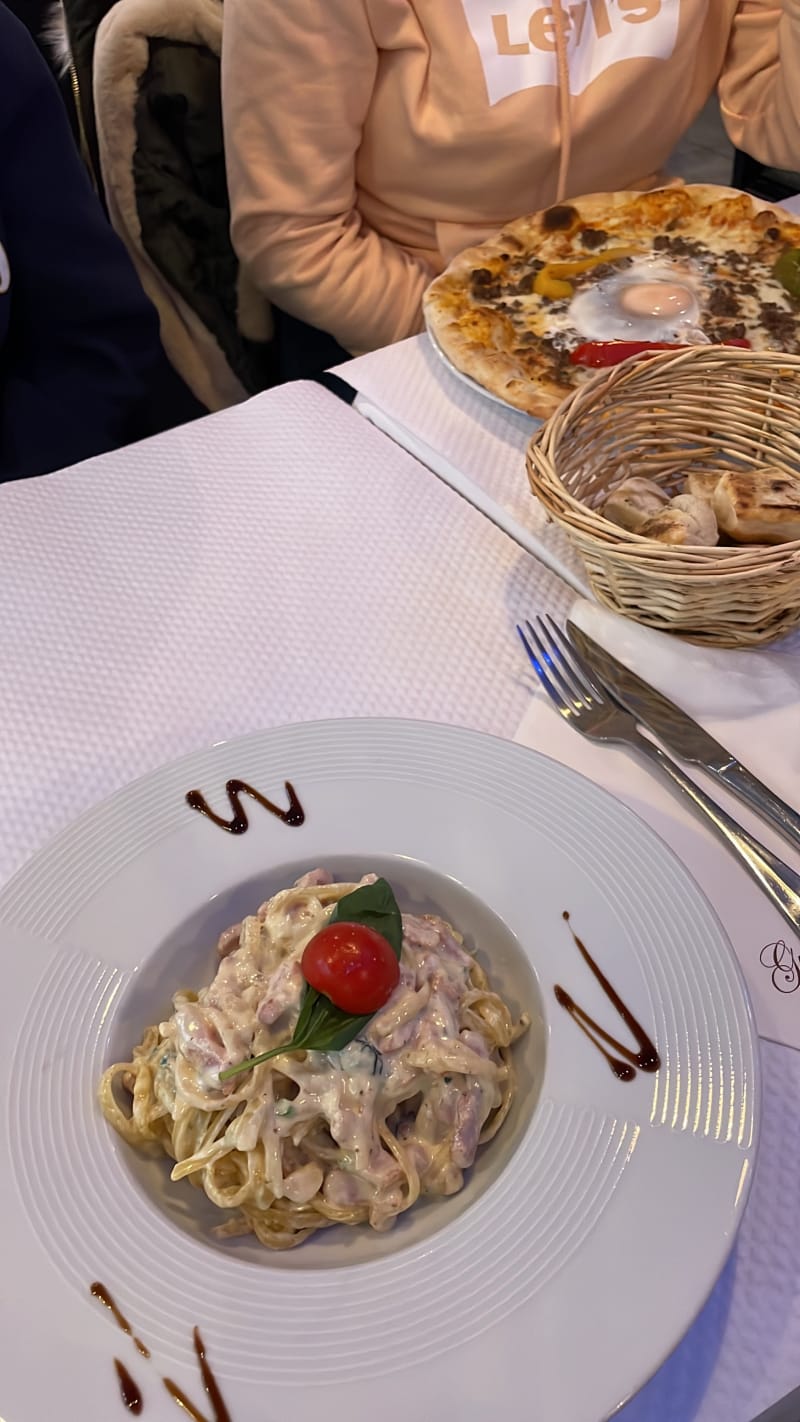 Gusto Italia, Paris