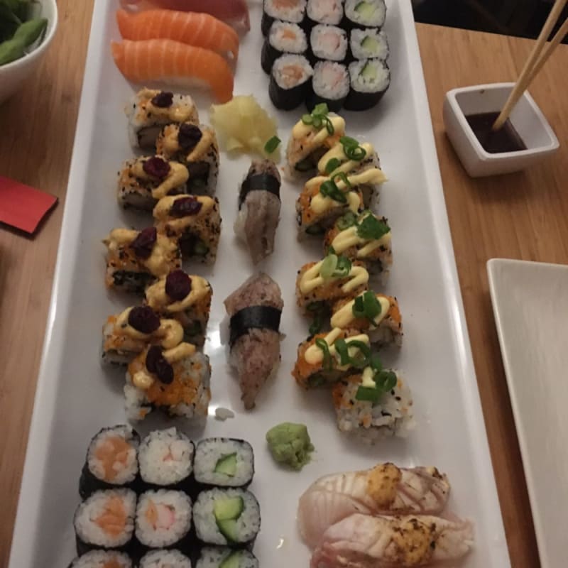 Alles was ontzettend lekker. Veel vis/vulling met een mooi klein laagje rijst. - Yuki Sushi, Leiden