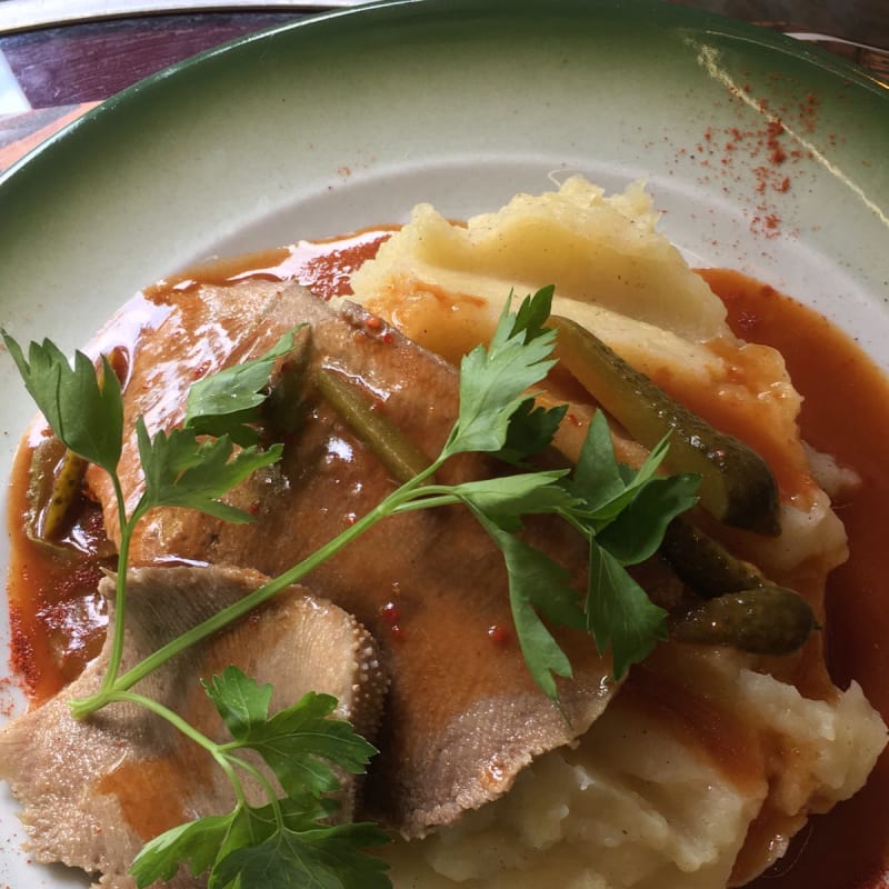 Langue de bœuf sauce piquante et sa purée - Chez Papa 20, Paris