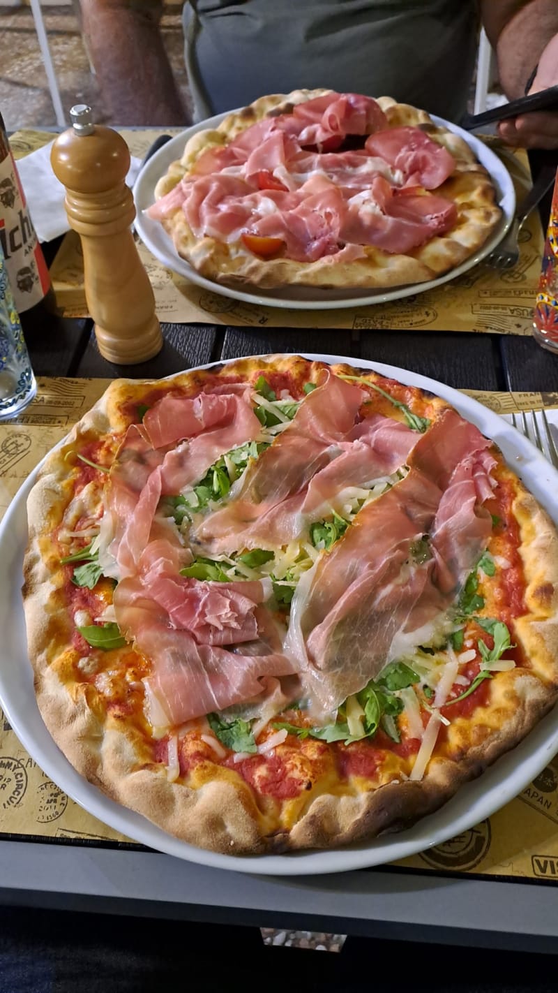 Il Pizzomane, Pisa