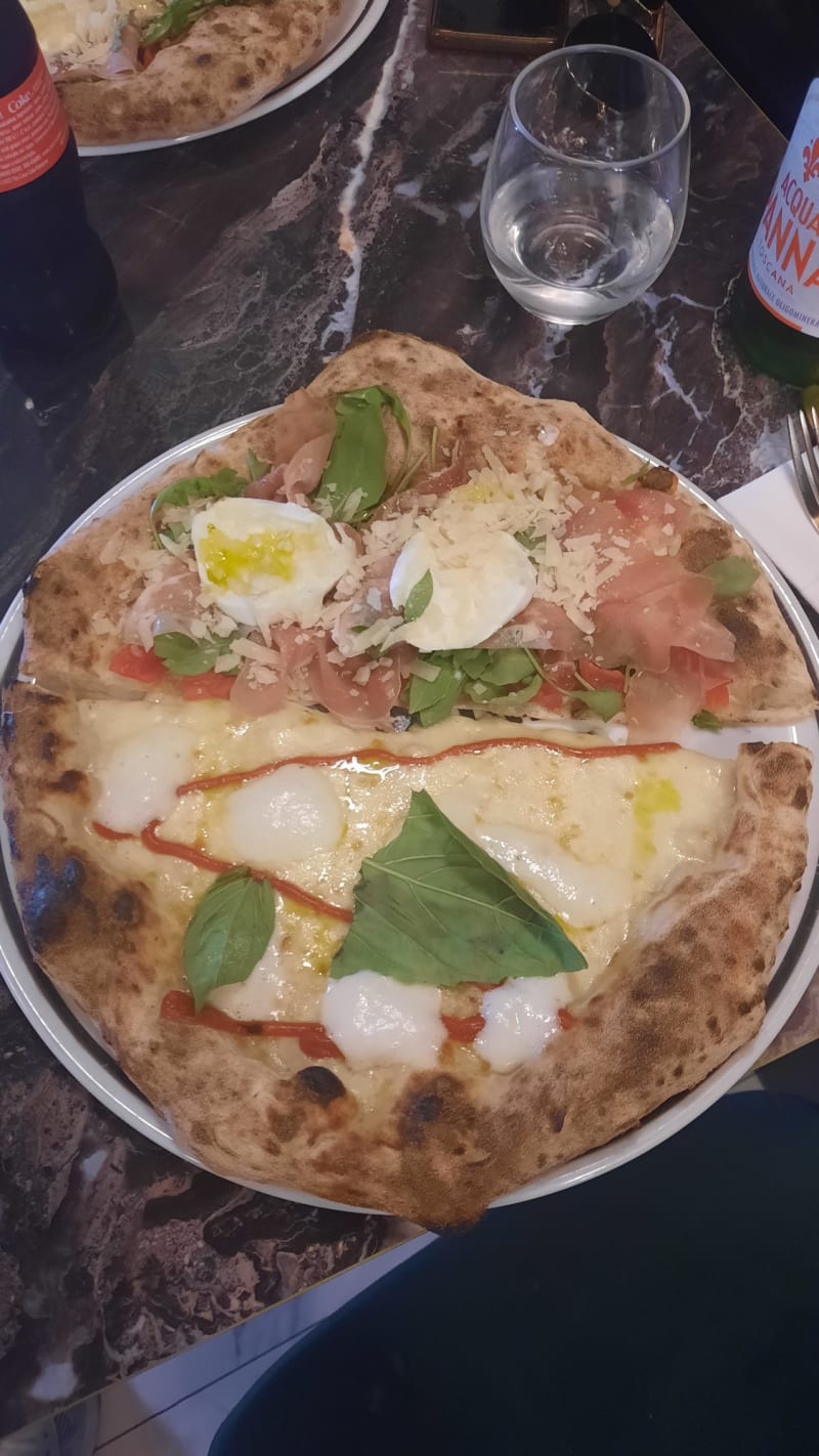 OWAP Pizzeria - Pignasecca, Naples