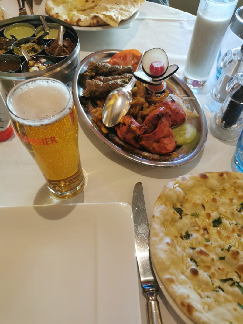 Garlic Nan, Kingfisher, seekh kebab et chicken tikka  - Kirane's, Paris