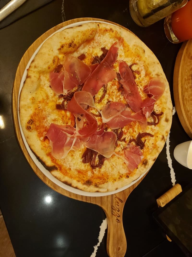 Pizzaria Luzzo Santos, Lisbon