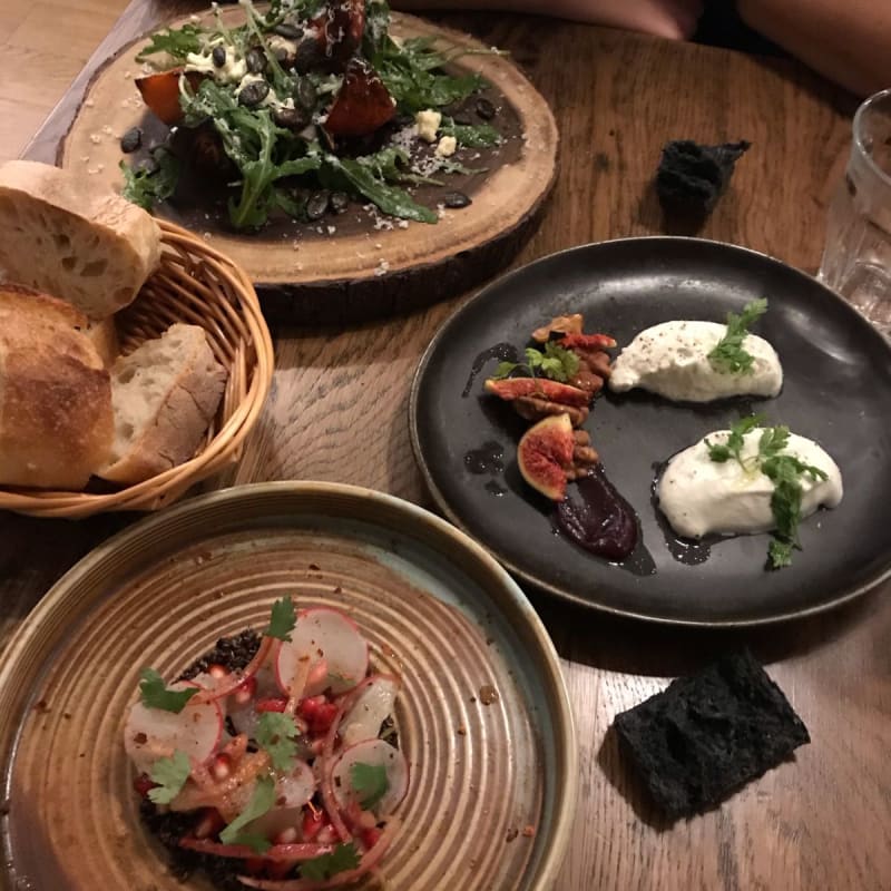 Ceviche de lieu noir, mousse de chèvre et potimaron rôti. - L'Oeno'Vice, Paris