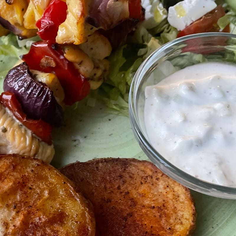 Spiedino di pollo con contorni e salsa - Rivarno Café - Lungarno, Florence