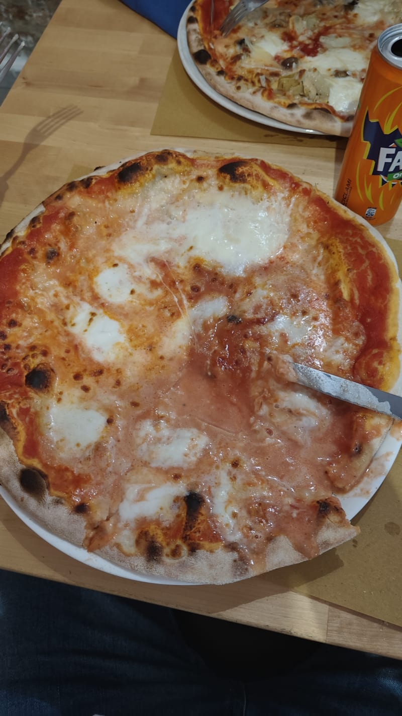 Roger's pizza, Alessandria