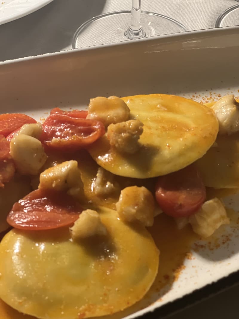 Ravioli con capesante e gamberi con rana pescatrice - Le Terrazze al Colosseo, Rome