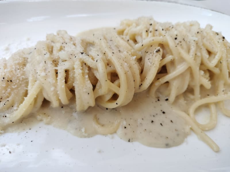 Tonnarelli cacio e pepe con pecorino buccianera - Le Terrazze al Colosseo, Rome