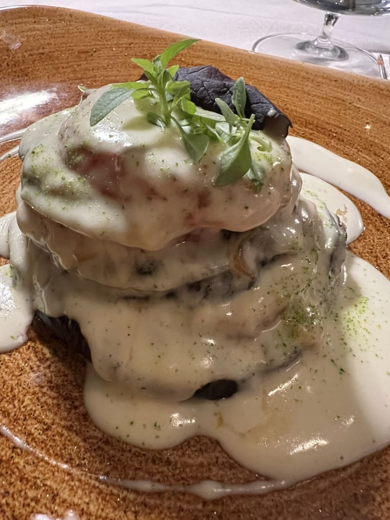 Millefoglie di melanzane con bufala DOP e pomodoro, fonduta di parmigiano e basilico cristallizzato - Le Terrazze al Colosseo, Rome