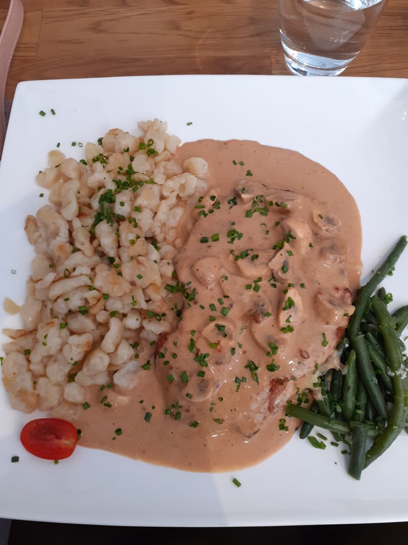 Cordon bleu maison, sauce aux champignons et spaetzle  - Au Passé Retrouvé, Strasbourg