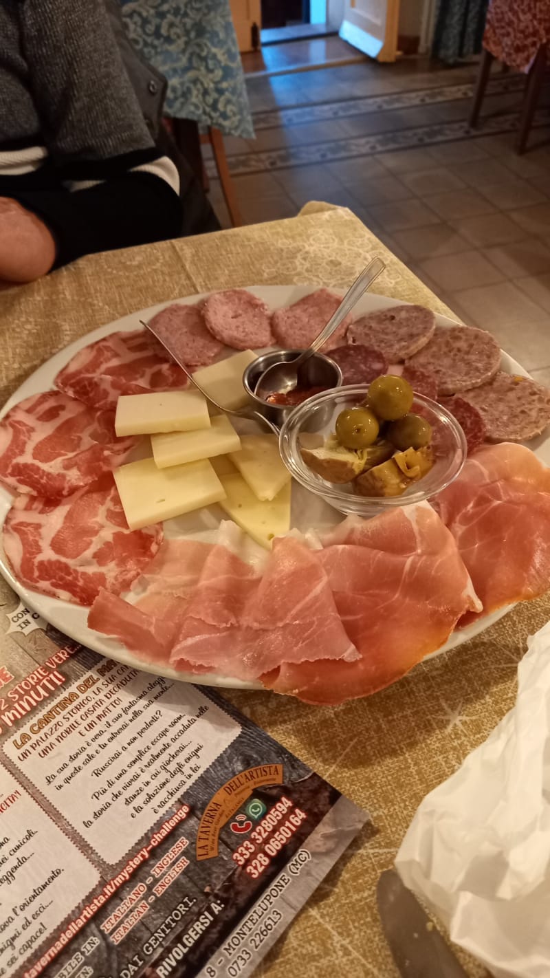 La taverna dell'artista Montelupone.: fotografía de La Taverna dell'Artista,  Montelupone - Tripadvisor