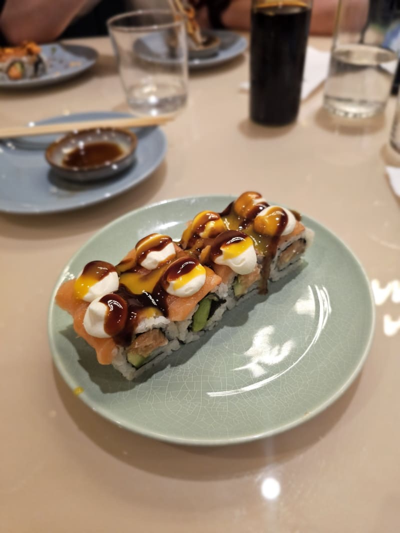 Nima Sushi & Uramakeria Giussano