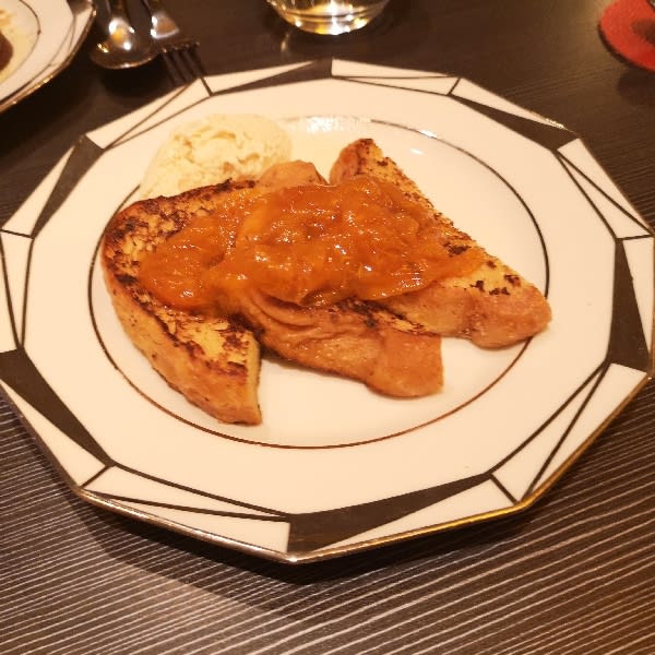 Un équilibre parfait entre l'acidité de la mandarine et la douceur du pain perdu - Mortensen, Paris