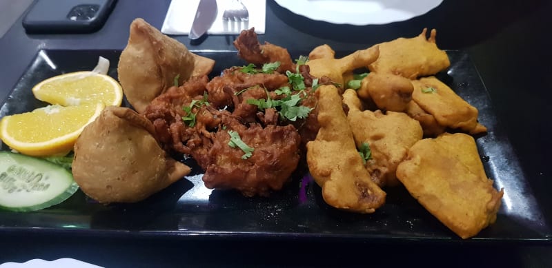 Vegeterian Platter Appetizer - Bollywood Indiaas Restaurant, Amsterdam