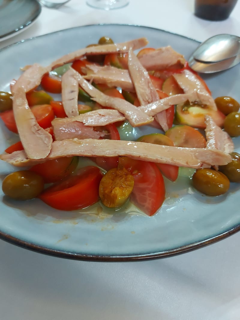 Tomate trinchado con - ventresca de atún - La Maçana Menjars i Art, Alicante