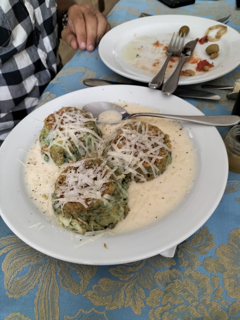 Tortino di ortiche in salsa di formaggi - Villombrosa