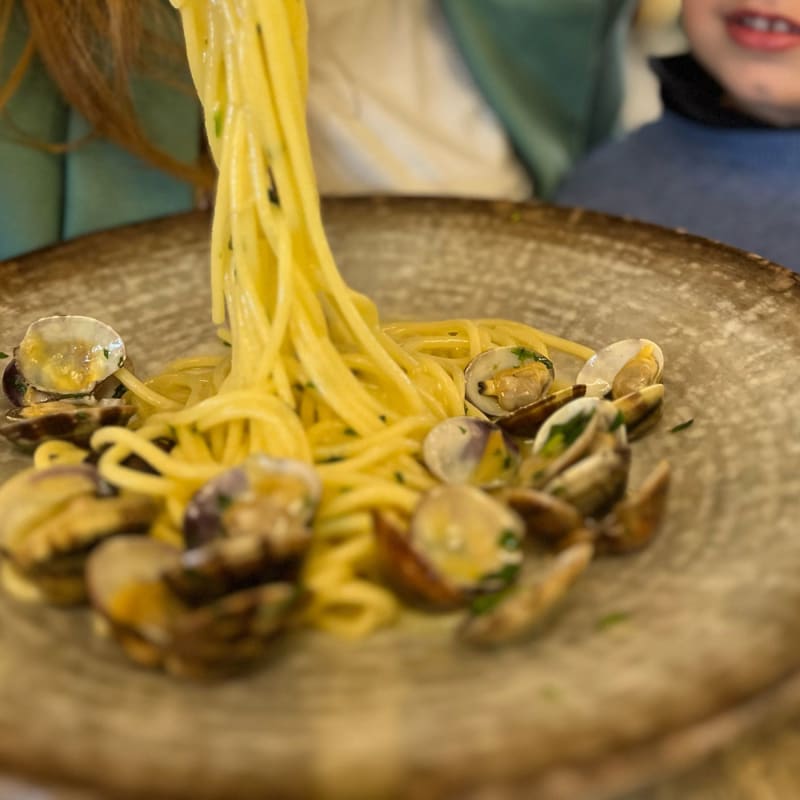 Spaghetti a vongole  - Hostaria Mergellina, Naples