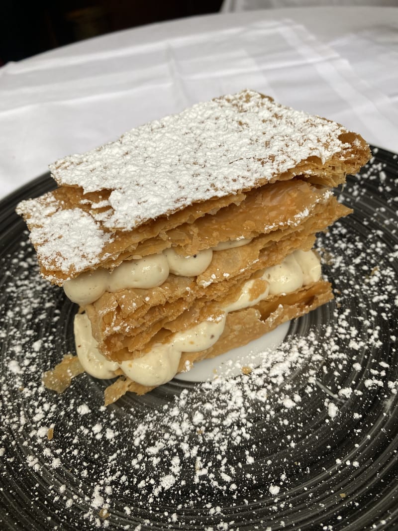 Millefeuille à la vanille - Au Bascou, Paris