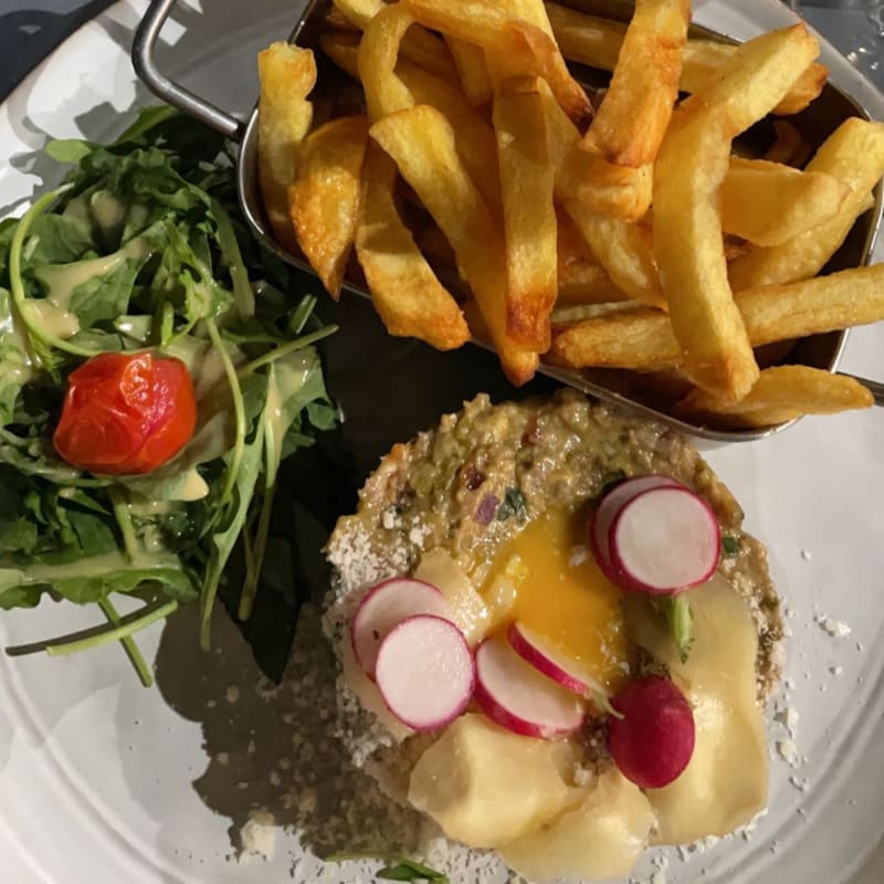 Tartare revisité avec du gingembre, avocats, bien assaisonnés ! Excellent je recommande  - Le Verdoyant, Asnières-sur-Seine