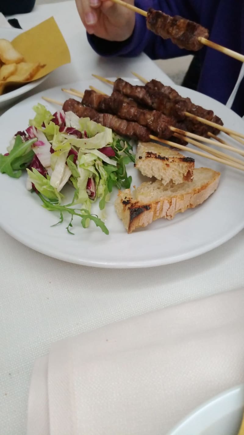 Arrosticini di pecora (8 pz) - Ristorante Le Terrazze c/o Grand Hotel delle Rocche