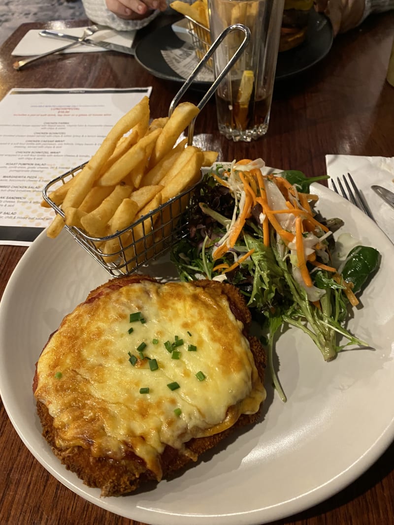 The Yarraville Club Bistro a Yarraville (VIC) Menu, prezzi, immagini