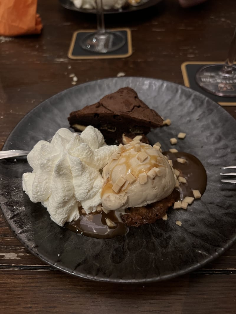 Brownie met karamel ijs - Restaurant De Bosberg, Appelscha